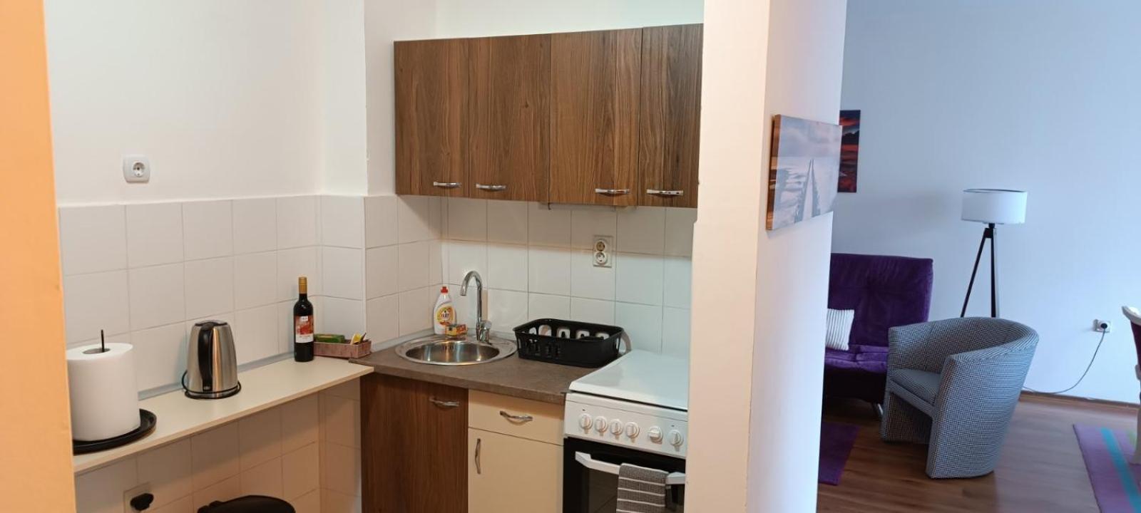Lovely Square Apartment Purple Velvet 스코페 외부 사진