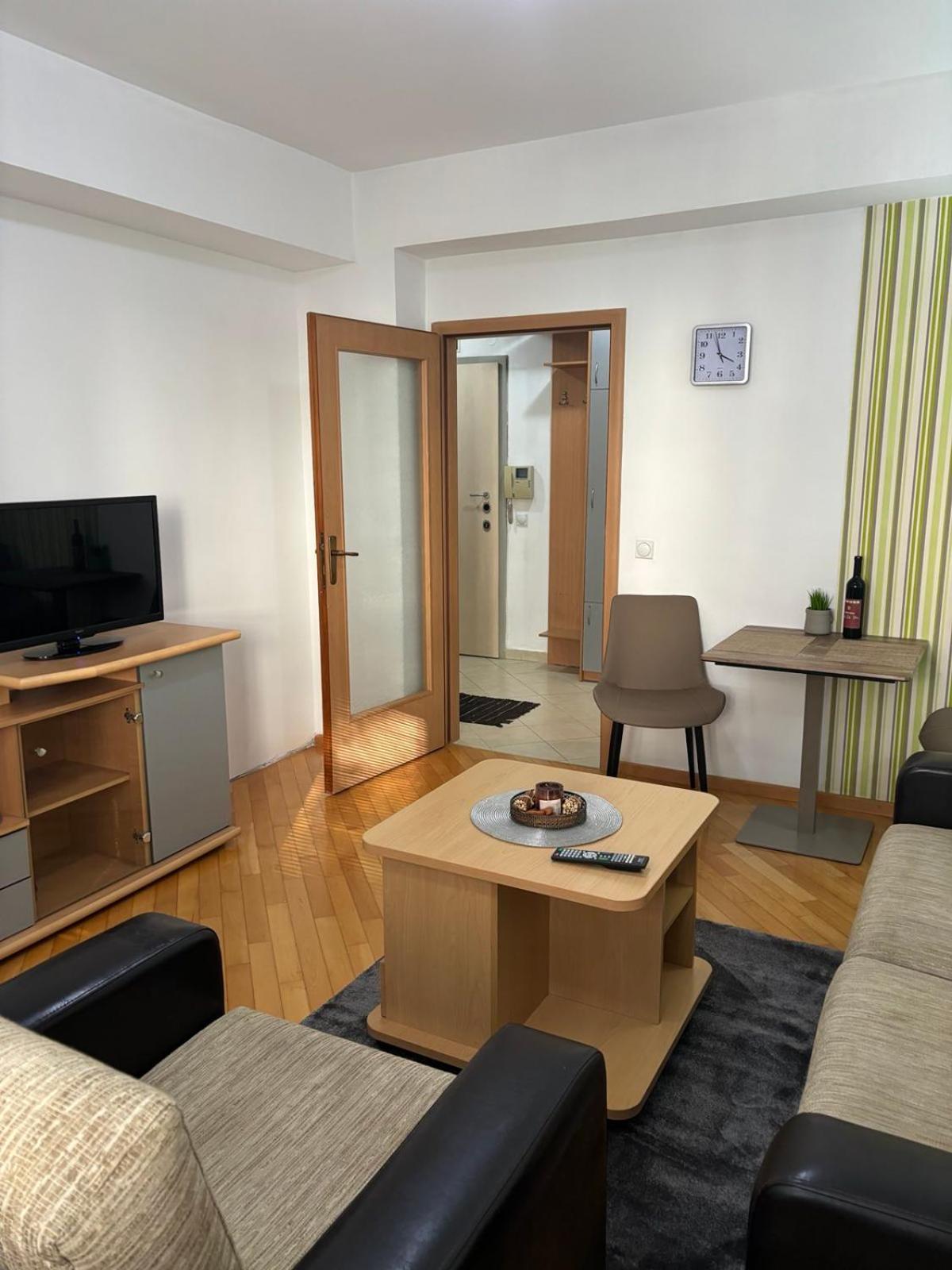 Lovely Square Apartment Purple Velvet 스코페 외부 사진