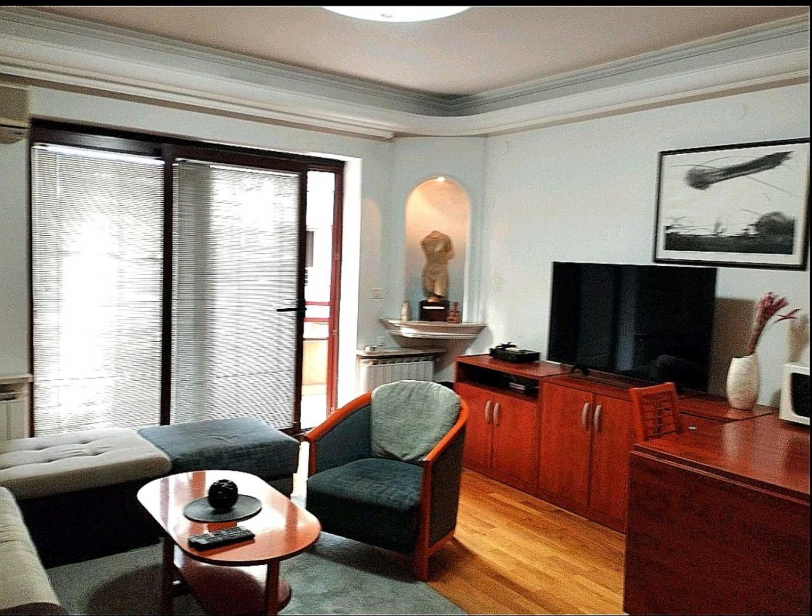 Lovely Square Apartment Purple Velvet 스코페 외부 사진