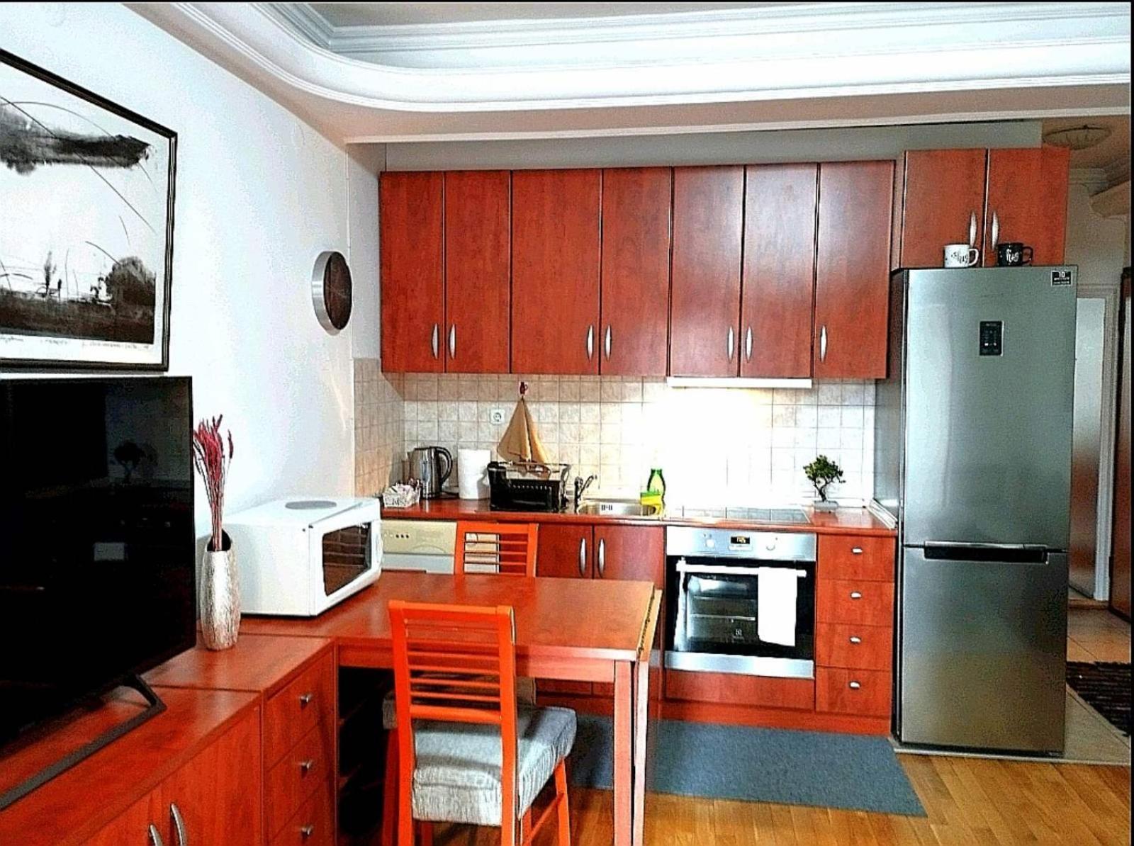 Lovely Square Apartment Purple Velvet 스코페 객실 사진