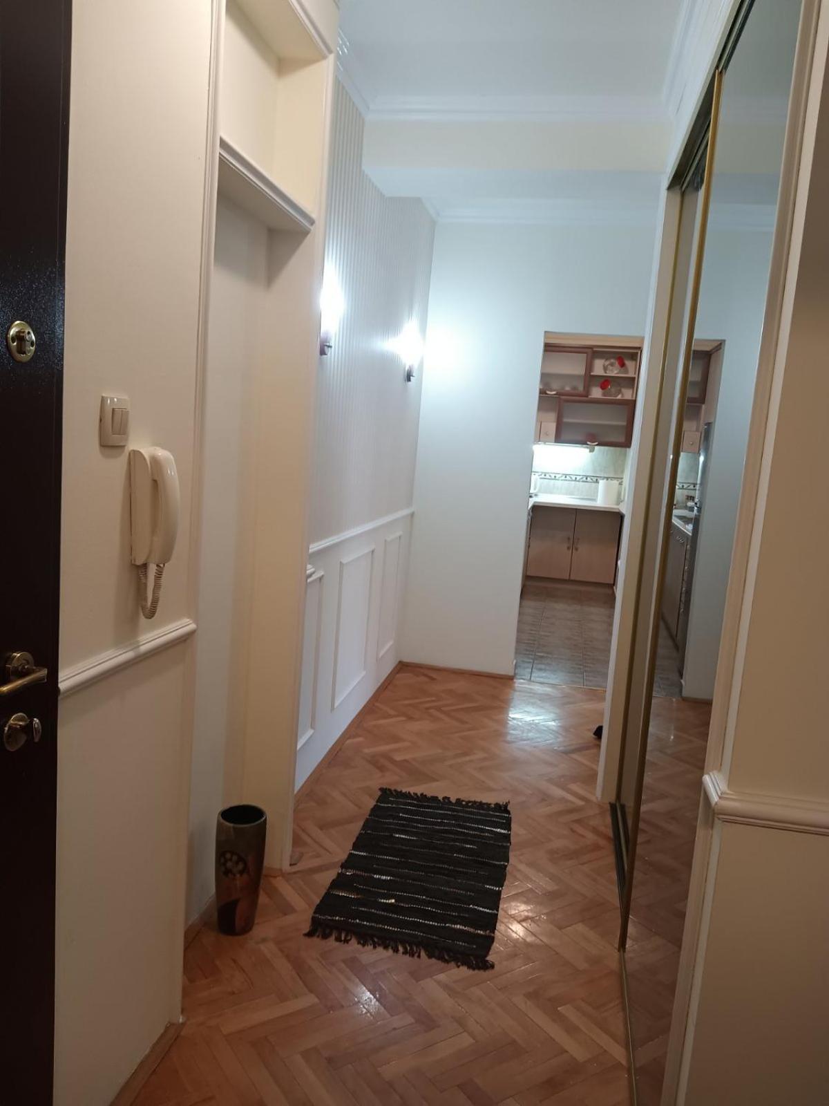 Lovely Square Apartment Purple Velvet 스코페 객실 사진