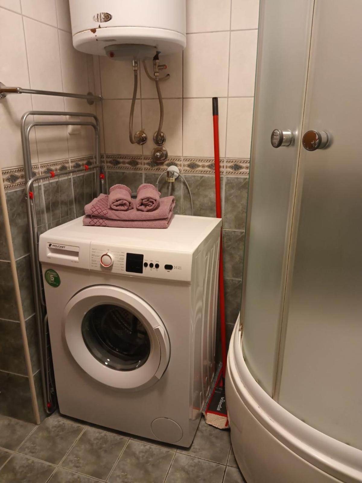 Lovely Square Apartment Purple Velvet 스코페 객실 사진