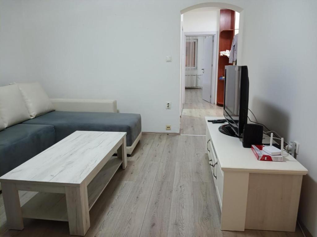 Lovely Square Apartment Purple Velvet 스코페 객실 사진
