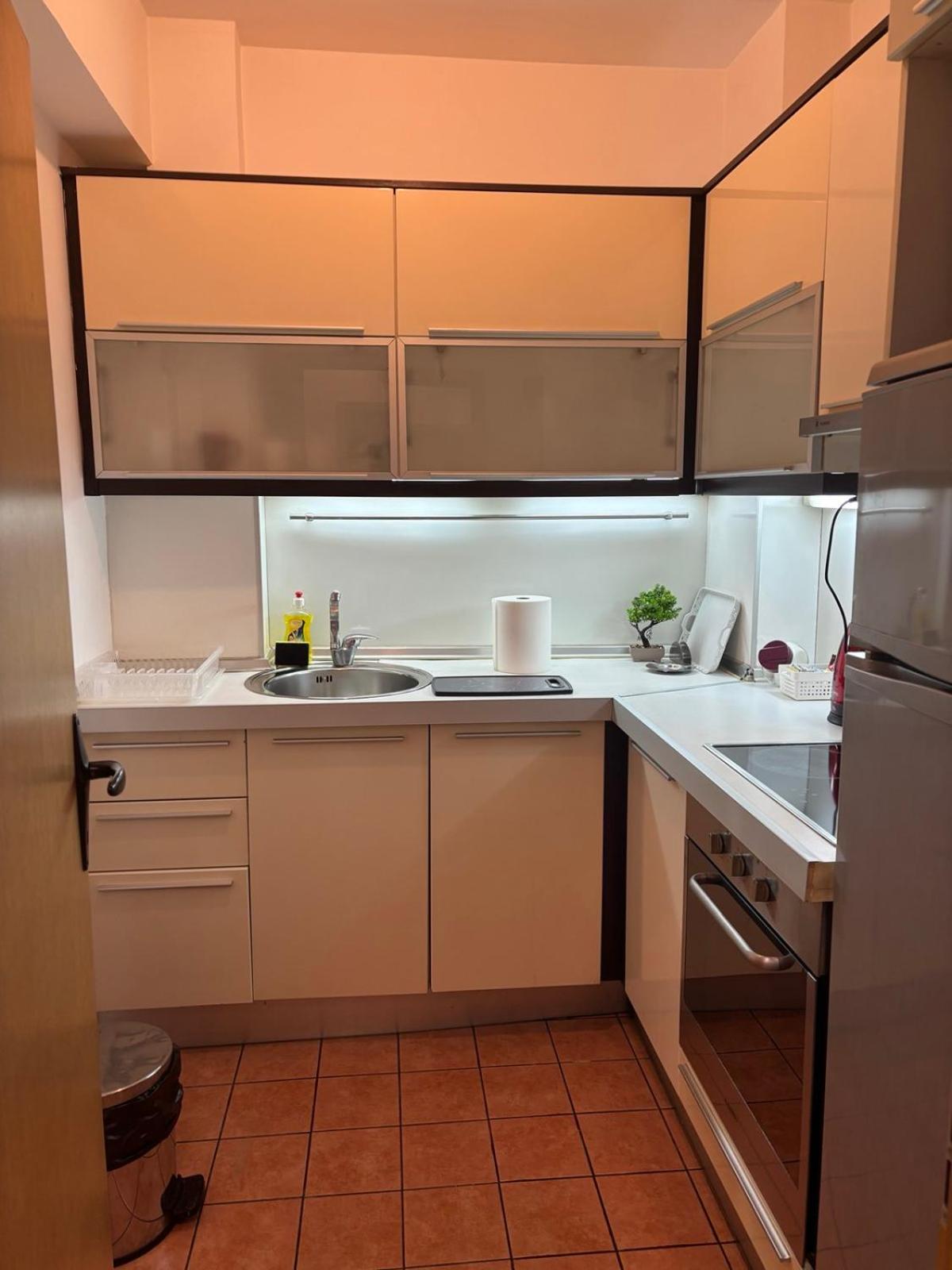 Lovely Square Apartment Purple Velvet 스코페 외부 사진