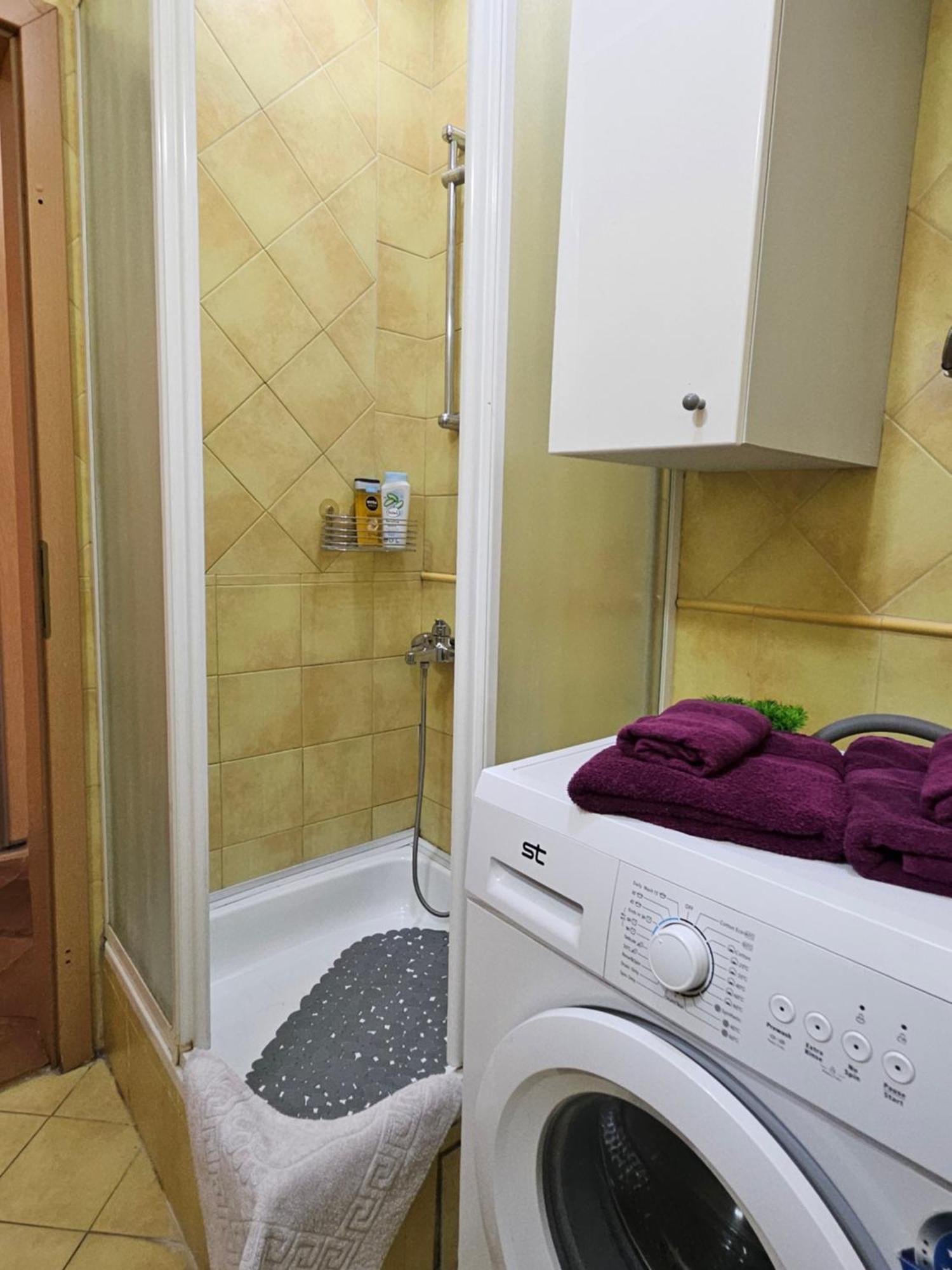 Lovely Square Apartment Purple Velvet 스코페 객실 사진